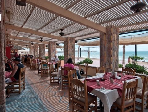 Restaurante Puesta del Sol en Playa Bonita Resort
